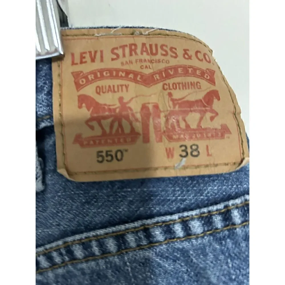 Levis 550 Medium Wash Blue Denim Shorts Relaxed Men's Size 38